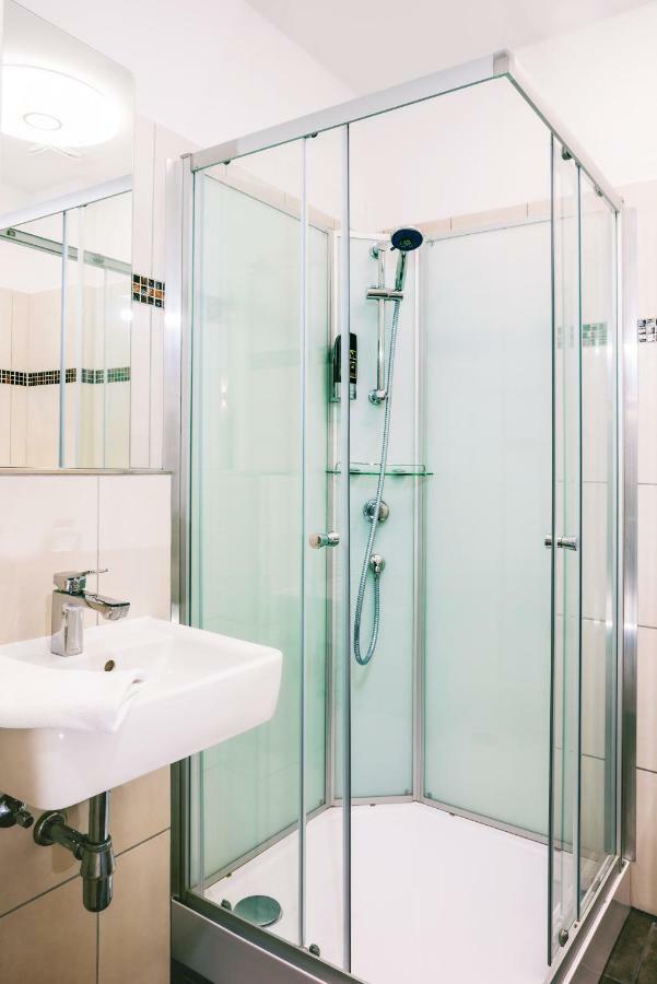 Hotel Sleepinn Volkspark (Adults Only) Hamburg Ngoại thất bức ảnh