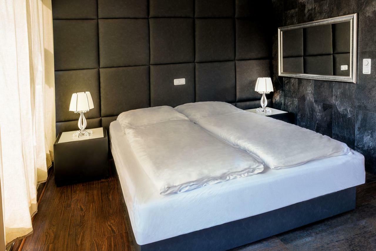 Hotel Sleepinn Volkspark (Adults Only) Hamburg Ngoại thất bức ảnh